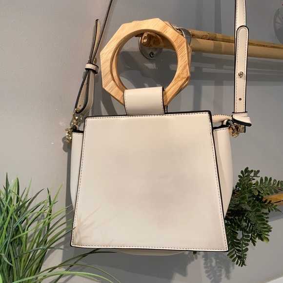 Topshop Handbags - TOPSHOT Woodheads faux leather beige cream handbag